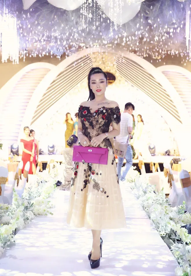 Nữ doanh nhân Vũ Phương Thúy xuất hiện lộng lẫy tại đêm tiệc Charming Lady Night